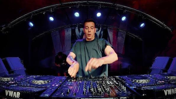 hardstyle saját hangzás
Adaro